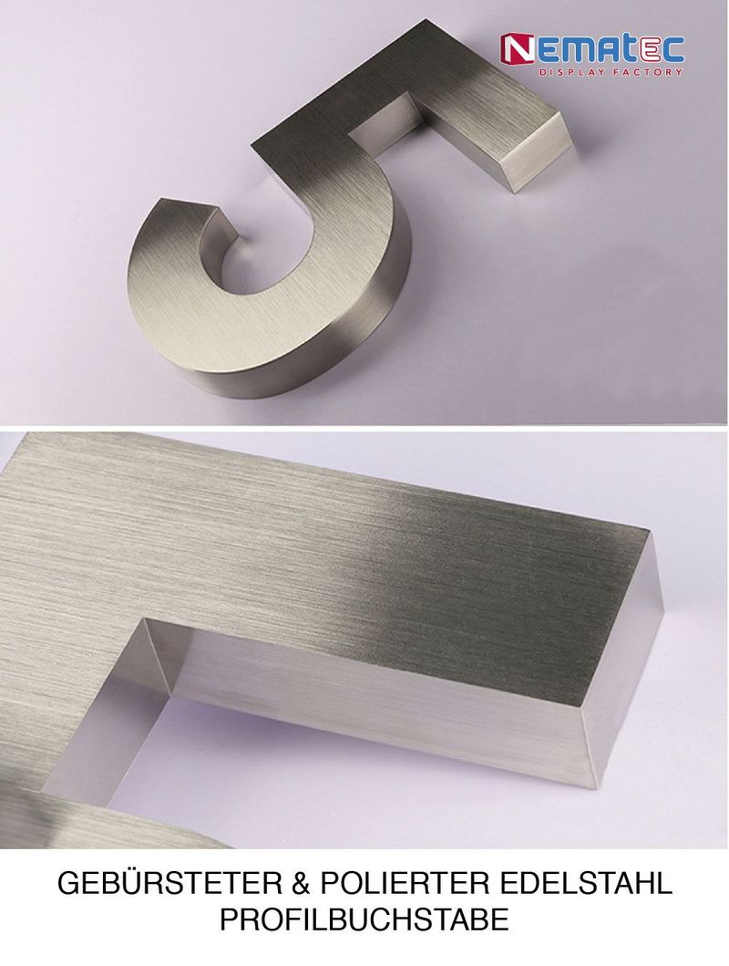 Gebürstete Profil-Buchstaben aus Edelstahl werden für Firmenlogos, Beschriftungen von Geschäftsräumen und andere dekorative Anwendungen verwendet. 